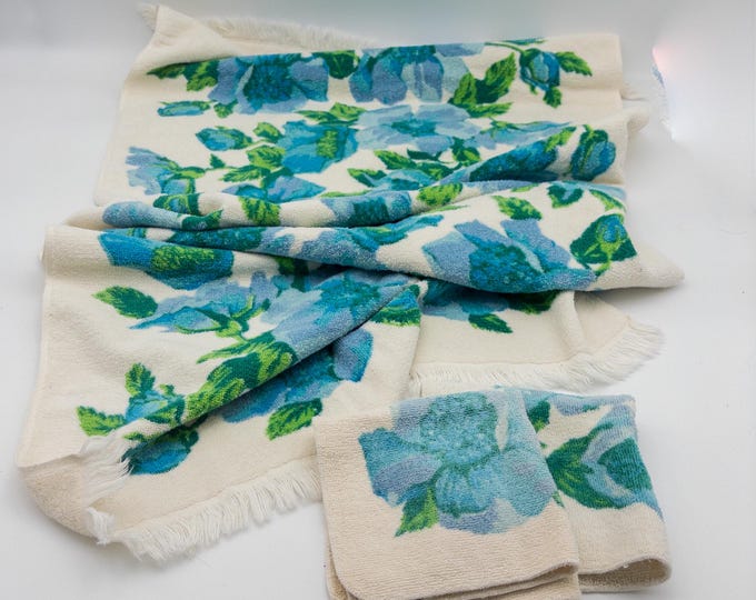 Vintage Cotton Fieldcrest Blue and Green Floral  Guest Towel and 2 Facecloths