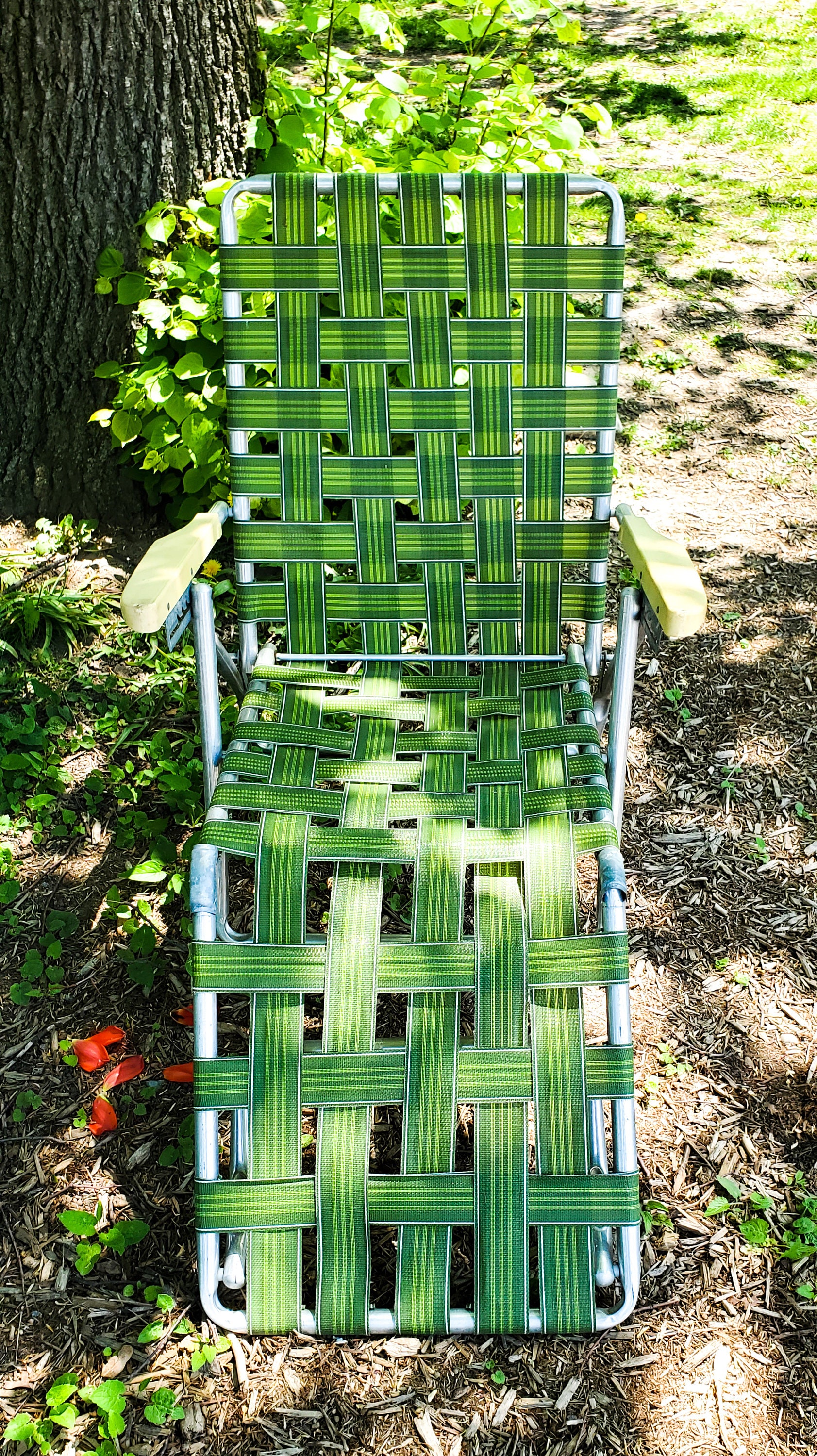 Fabulous 1970's Vintage GREEN Chaise Lounge, Lawn Chair, Adjustable