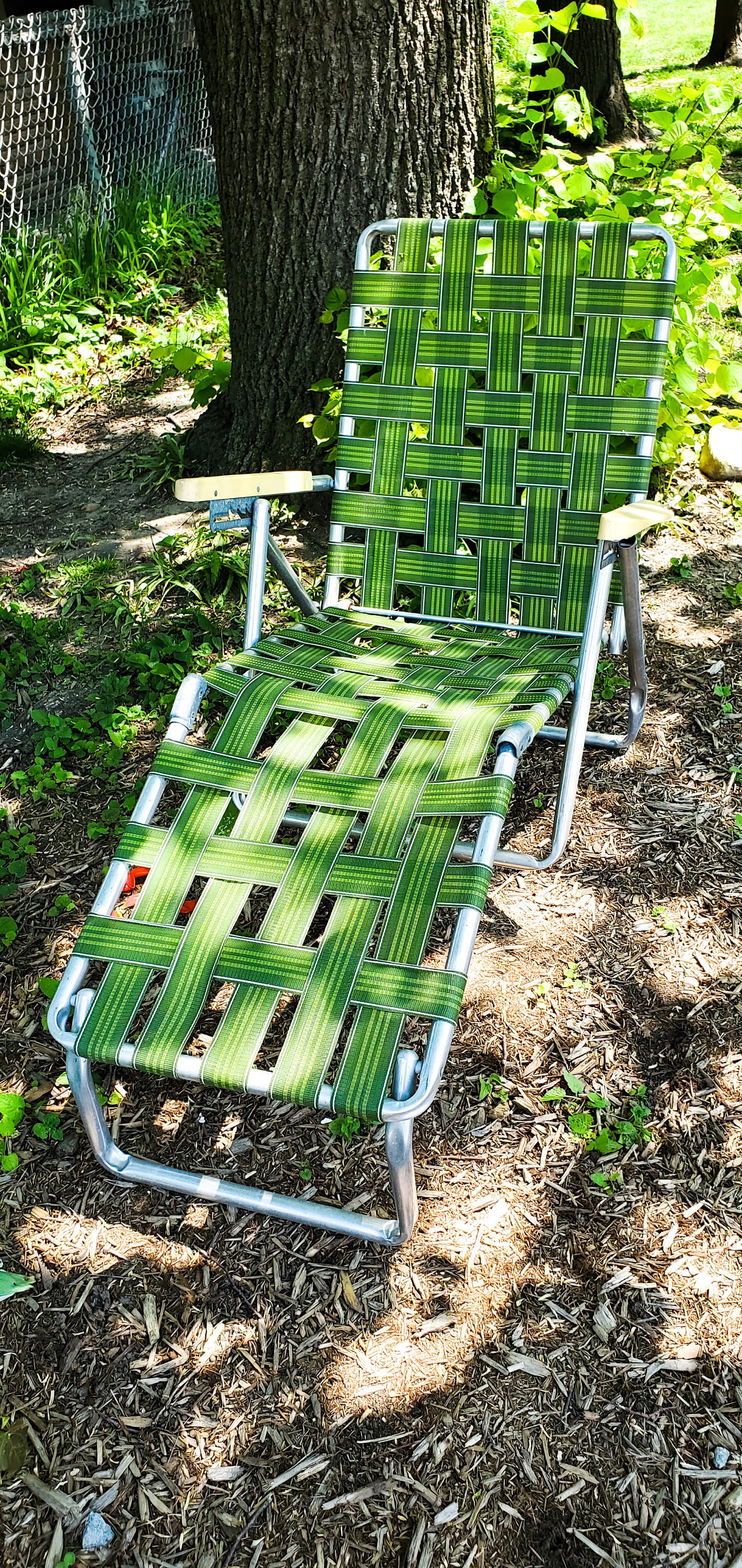 Fabulous 1970's Vintage GREEN Chaise Lounge, Lawn Chair, Adjustable