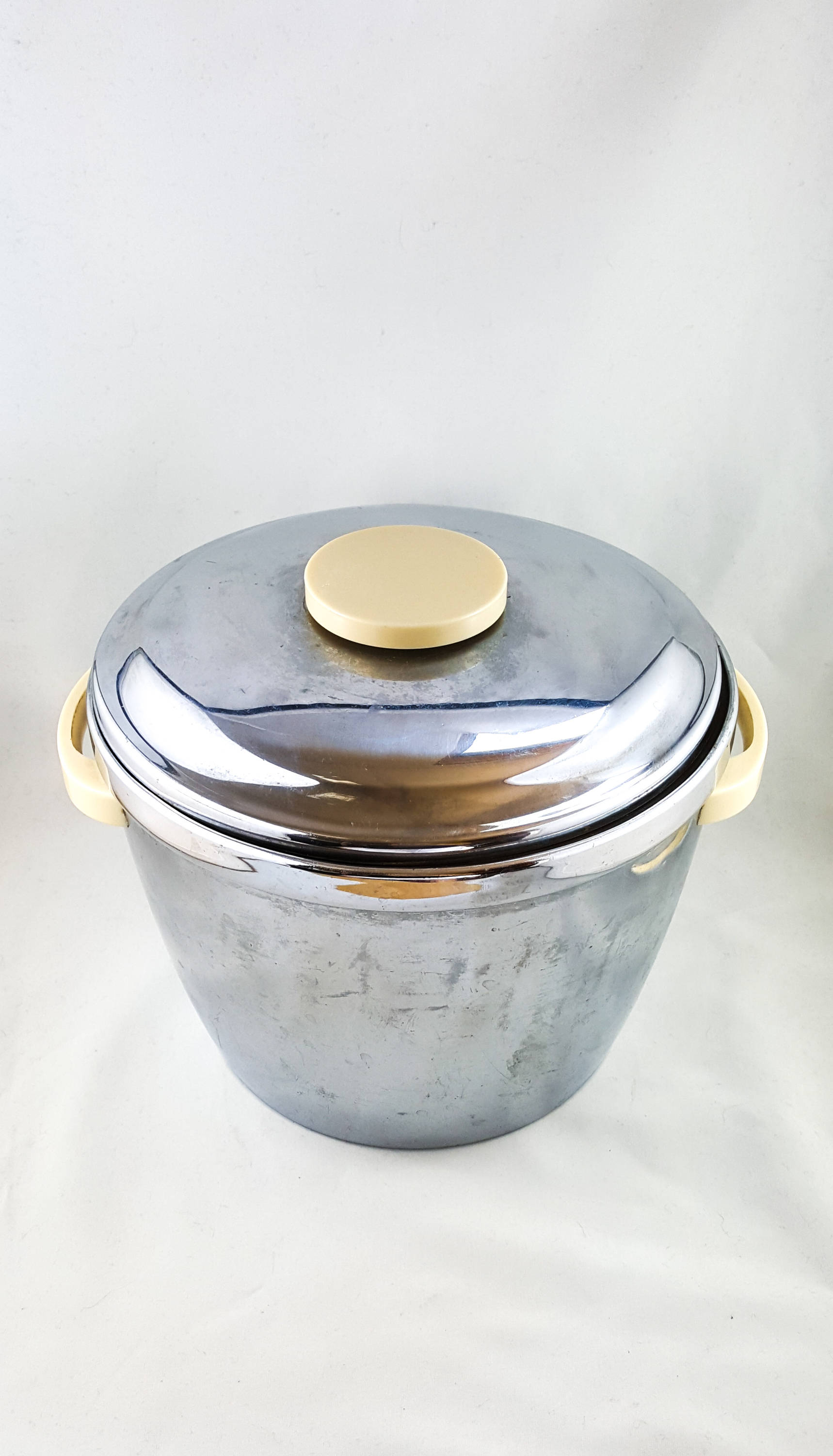 Good Sized Chrome Mid Century Thermos Ice Bucket with Bakelite Handles