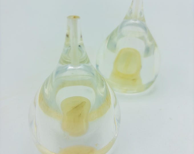 Guzzini Acrylic Teardrop vintage salt and pepper shakers Lucite Perpex MCM Italy clear