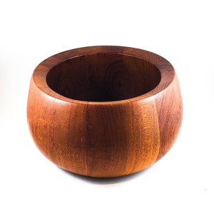 Beautiful Vintage 1950s DANSK DESIGNS teak salad bowl, By Jens QUISTGAARD, Made in Denmark Mid-Mod Teak Salad Bowl