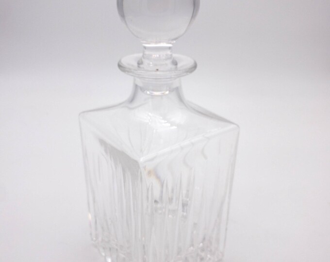 Gorgeous Glass Davinci Etched Decanter