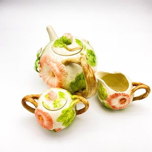 GORGEOUS Vintage 1987 Fitz and Floyd Hummingbird Hibiscus Covered Sugar Bowl Creamer and TeaPot