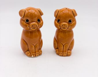 Adorable Vintage Two Little Pigs Salt and Pepper