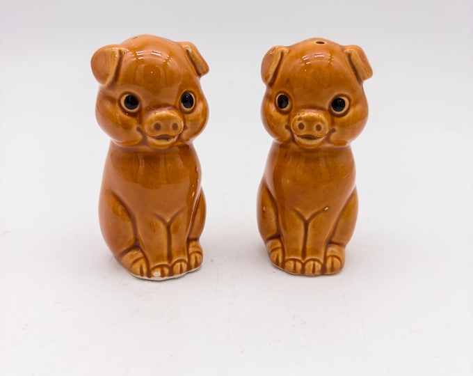 Adorable Vintage Two Little Pigs Salt and Pepper