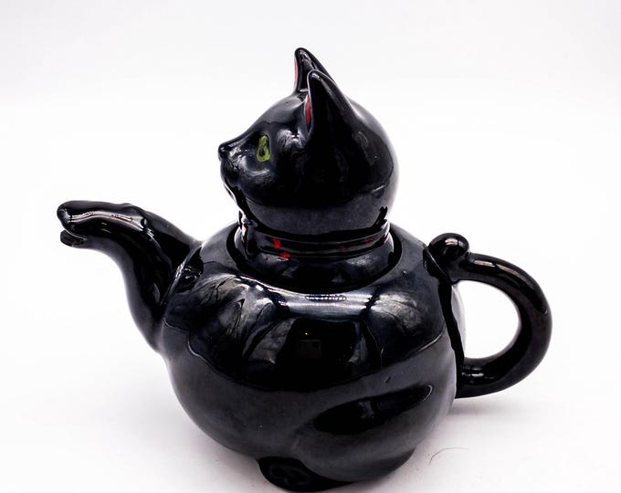 Adorable Hand Painted Vintage Kitty Teapot