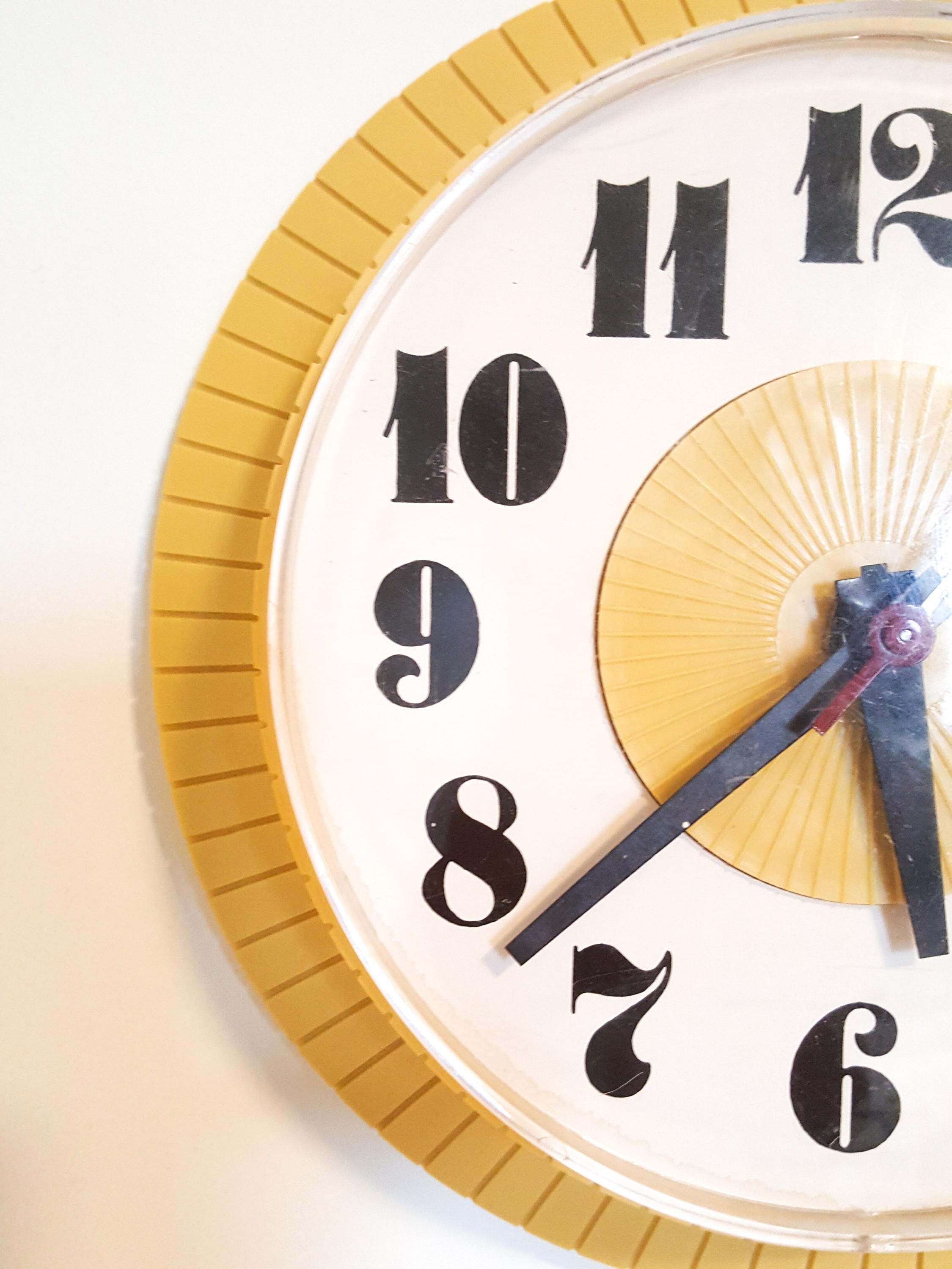 Vintage Deco Yellow Electric Wall Clock