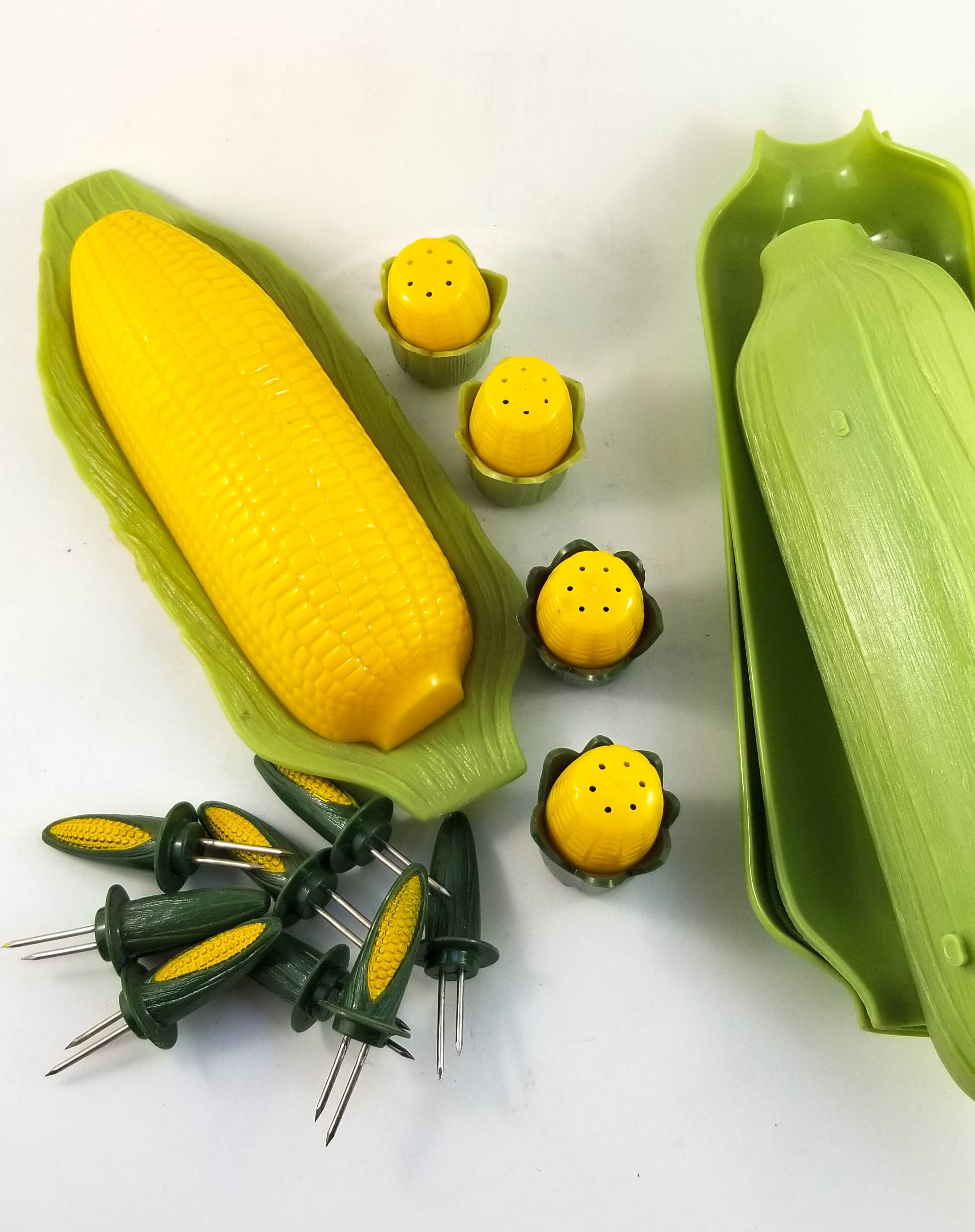 Vintage ServeRite Deluxe Corn Service Set, 18 Piece Corn on the Cob
