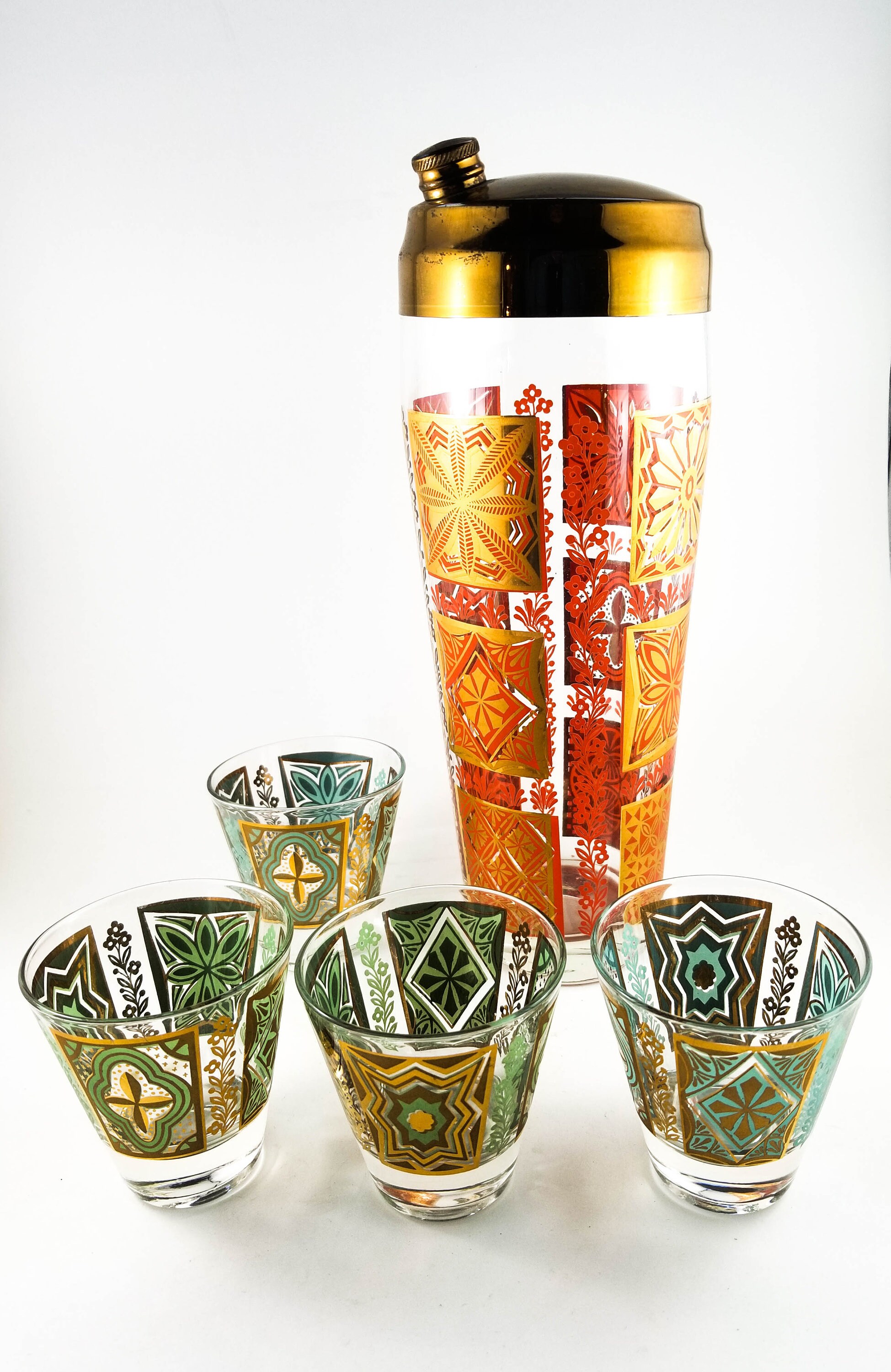 Stunning molded glass Cocktail Shaker with shot glasses Barware 1950s