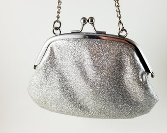 Vintage Stunning 1960's Silver Plastic Handbag/Purse/Clutch with 19" chain