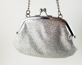 Vintage Stunning 1960's Silver Plastic Handbag/Purse/Clutch with 19" chain