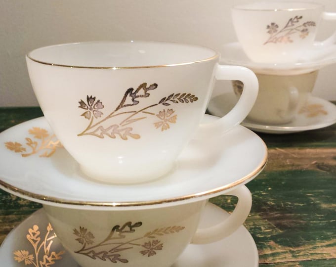 Lovely Vintage Federal Milk Glass Gold Leaf Tea Cup Set