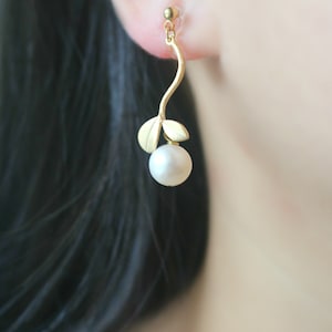 Matte gold leaf White fresh water pearl invisible resin clip on earrings, non pierced earrings, dangle & drop earrings, gift for her
