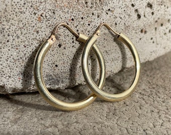 VINTAGE GOLD Hoops // Earrings