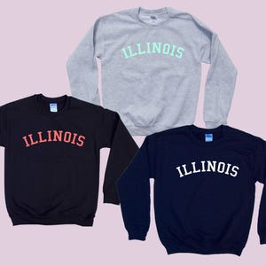 ILLINOIS  - Crewneck - State Sweatshirt - Simple Design - Old School College Font - Great gift for traveling!