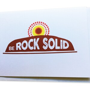 Tarjeta de felicitación "Sé sólido como una roca"