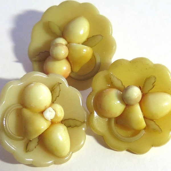 Lot de 3 boutons de fruits vintage en celluloïd - Poire, Pomme, Pêche