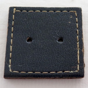 Vintage Quadrat Dunkelbrauner Lederknopf - Naht-Detail