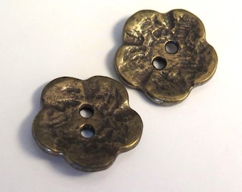 Bloemvormige gele metalen knopen - bloementhema - Plant Life