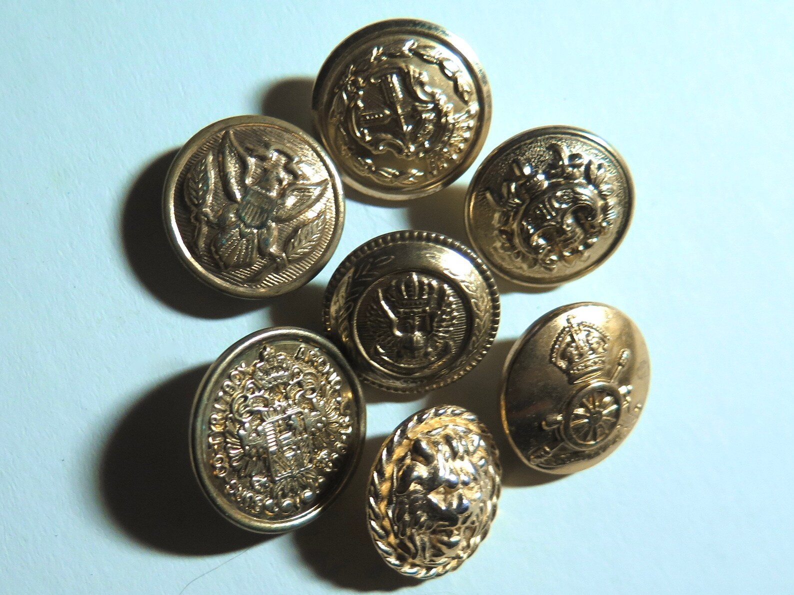 7 Crest Coat of Arms Gold Metal Buttons Lion Military Etsy UK