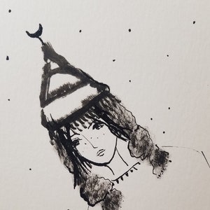Originale Tuschezeichnung eines Mädchens mit Hut und Mond, umgeben von Sternen. Schwarzweiss-Kunst auf Papier. Einzigartige Geschenkidee.