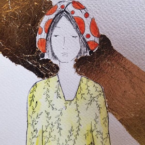 Mixed Media Zeichnung einer jungen Frau auf Papier. Dieses einzigartige Kunstwerk wurde mit Tuschestift, Blattgold und Aquarellpapier angefertigt. Ungerahmt.