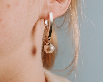 straight earrings with pearl