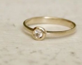 Brilliant ring (0.1 Ct, tw. vs) made of 585 gold