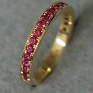 Ring of 585 gold with rubies