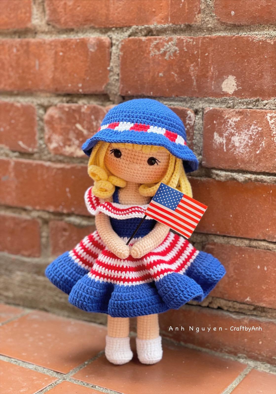ソフィア・アメリカンドールのかぎ針編みパターン：7月4日のあみぐるみ