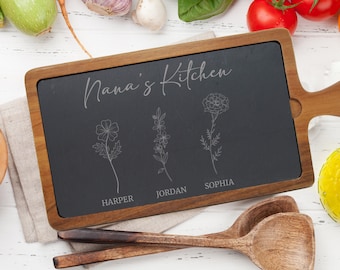 Cutting Board, Handcrafted Acacia Wood Engraved with Birthflower Design, Ideal for Mom and Special Occasions, Cheese Board|SLT076