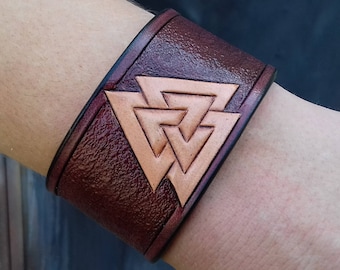 Celtic leather cuff, Bracelet Celtic, Viking Bracelet, Valknut Bracelet, Viking Amulet, Norse Bracelet, Viking Jewelry, asatru, viking cuff