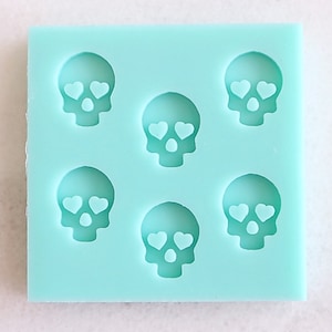 Skull Stud Earrings Resin Mold, Skull Cabochon Mold, Tiny Skull Mold, Skull Earrings Mold, Skull With Hearts Silicone Mold