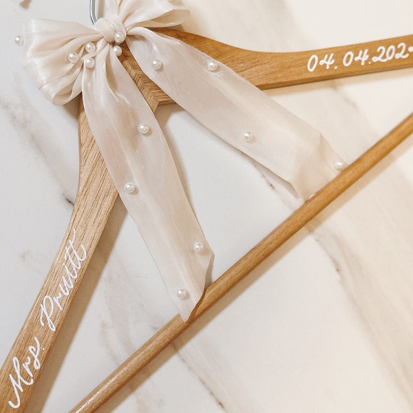 Pearl bow custom bride hanger for wedding dress personalized with date wedding dress hanger acrylic Mrs hanger for bride from maid of honor