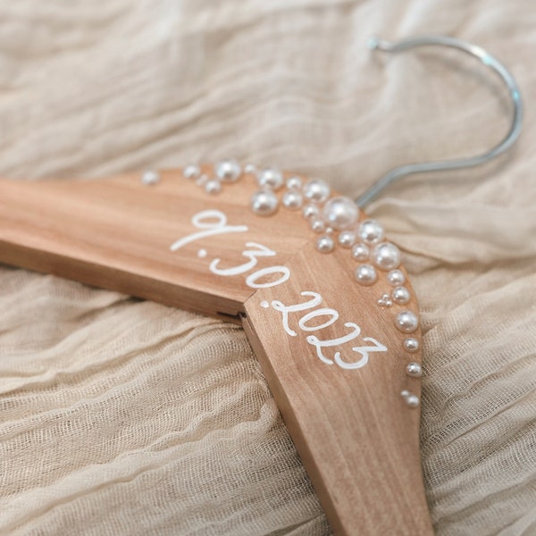 Bridal hanger for wedding dress hanger for bride with pearls wood bride hanger with wedding date personalized hanger custom bridal hanger