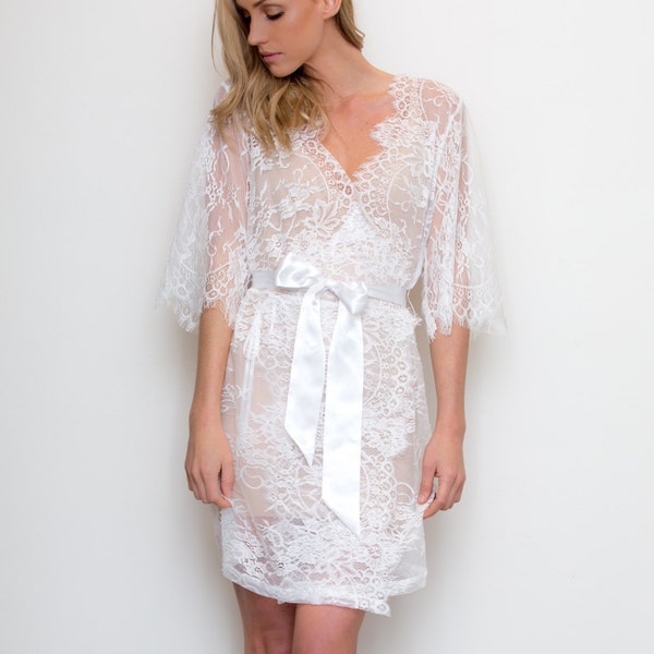 White lace robe / wedding dress / Wedding lingerie / honeymoon / boudoir / kimono / silk / luxury / getting ready / bride / women's clothes