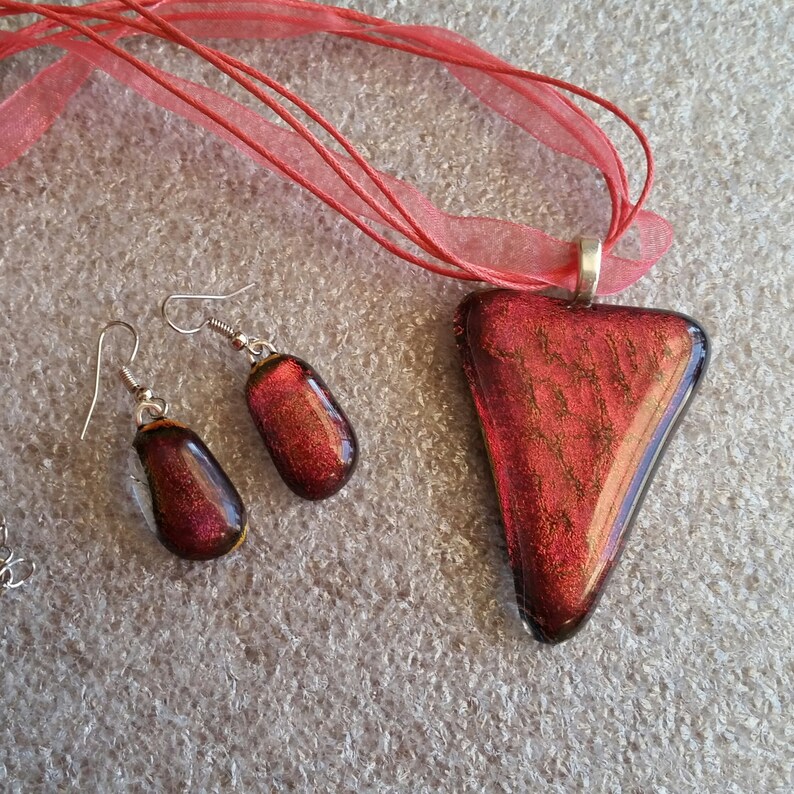 Magenta Rose Gold Dichroic Fused Glass Pendant and Earrings set D022