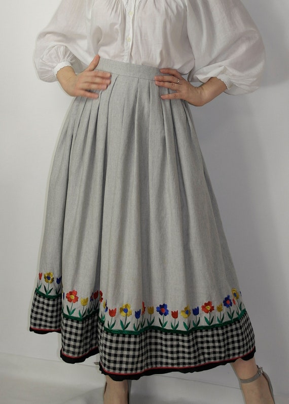 Trachten skirt / Embroidered Folk skirt with pock… - image 3
