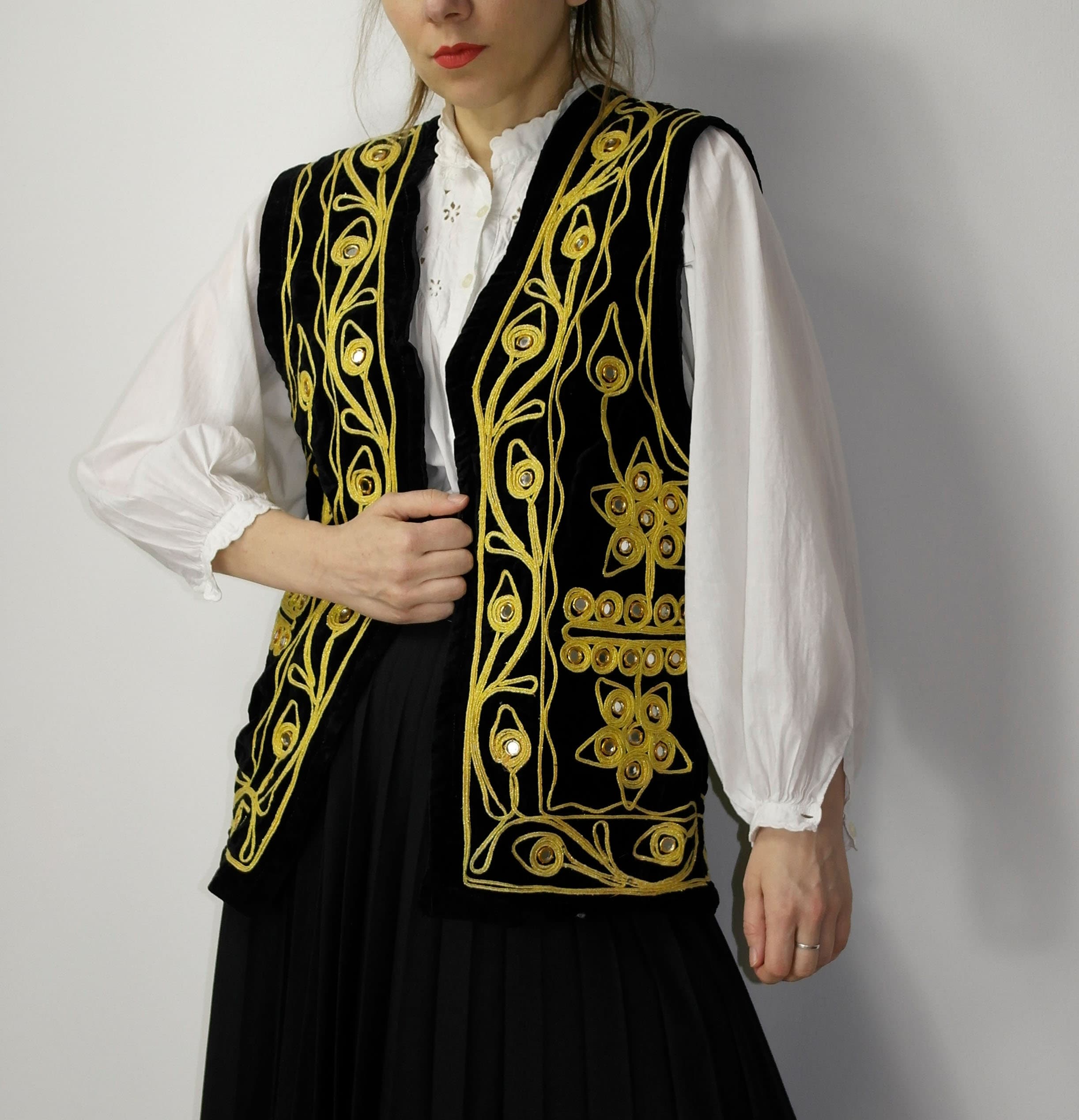 Vintage Eastern Style Velvet Waist Coat / Turkish Waistcoat 