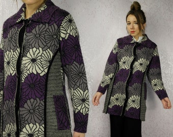 Vintage elegant floral sweater / Purple cardigan with flowers /  Boho romantic button down sweater with pockets /