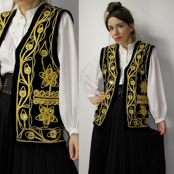 Wyeysyt Women's Vintage Embroidered Vest Boho Open Front