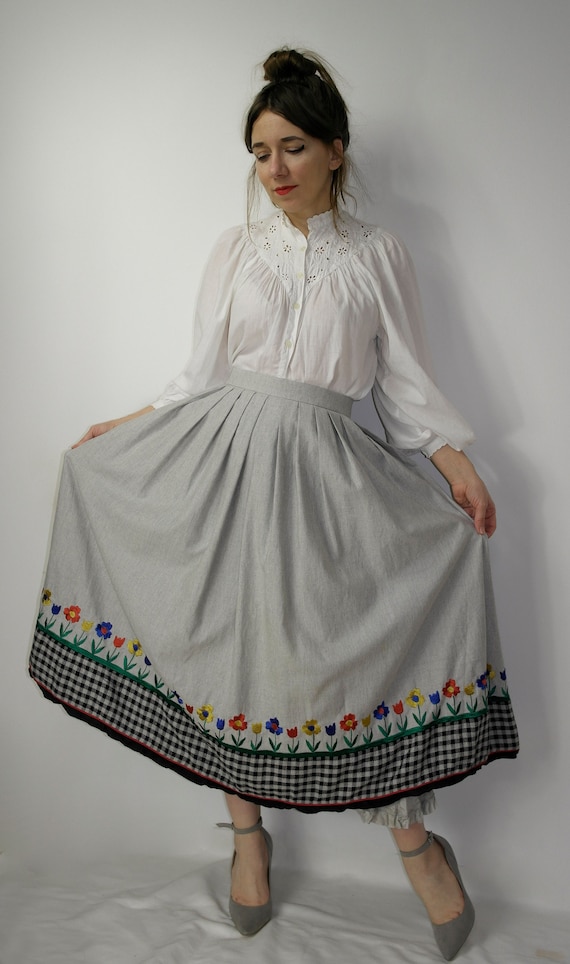 Trachten skirt / Embroidered Folk skirt with pock… - image 2