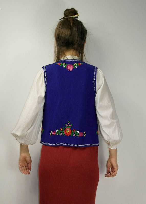 Vintage Hungarian embroidered folk vest / Floral … - image 6