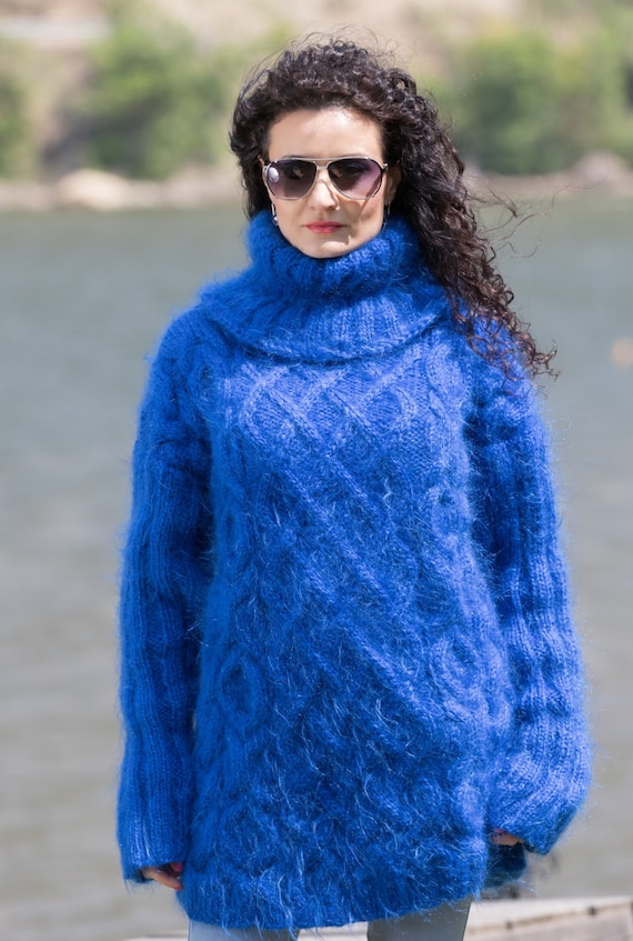 【LGB】ルグランブルー　モヘア混　ロングニット　タートルネックセーター ロイヤルブルーのモヘアセーター、タートルネックセーター、厚手