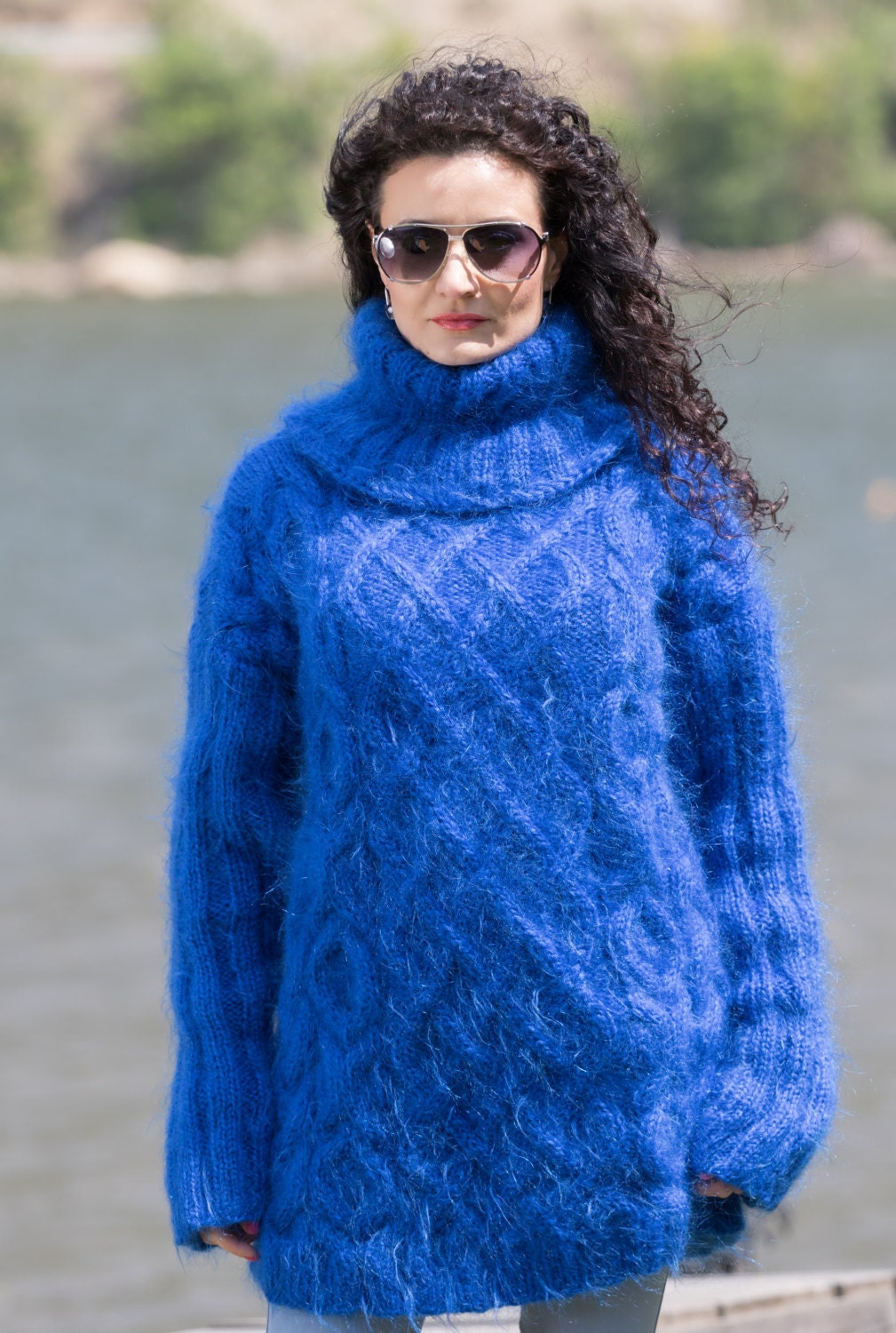 【LGB】ルグランブルー　モヘア混　ロングニット　タートルネックセーター ロイヤルブルーのモヘアセーター、タートルネックセーター、厚手