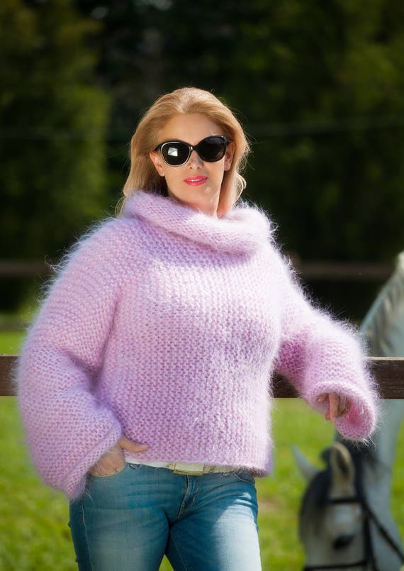 Pull rose, pull en mohair, épais rouleau col haut, Chunky pull en maille, Crop Top, pull surdimensionné, pull femme tricot à la main par TANGLES Pull rose, pull en mohair, épais rouleau col haut, Chunky pull en maille, Crop Top, pull surdimensionné, pull femme tricot à la main par TANGLES