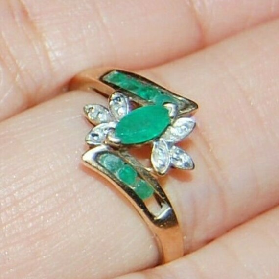10K Yellow Gold Ring Marquise Green Emerald Gemsto