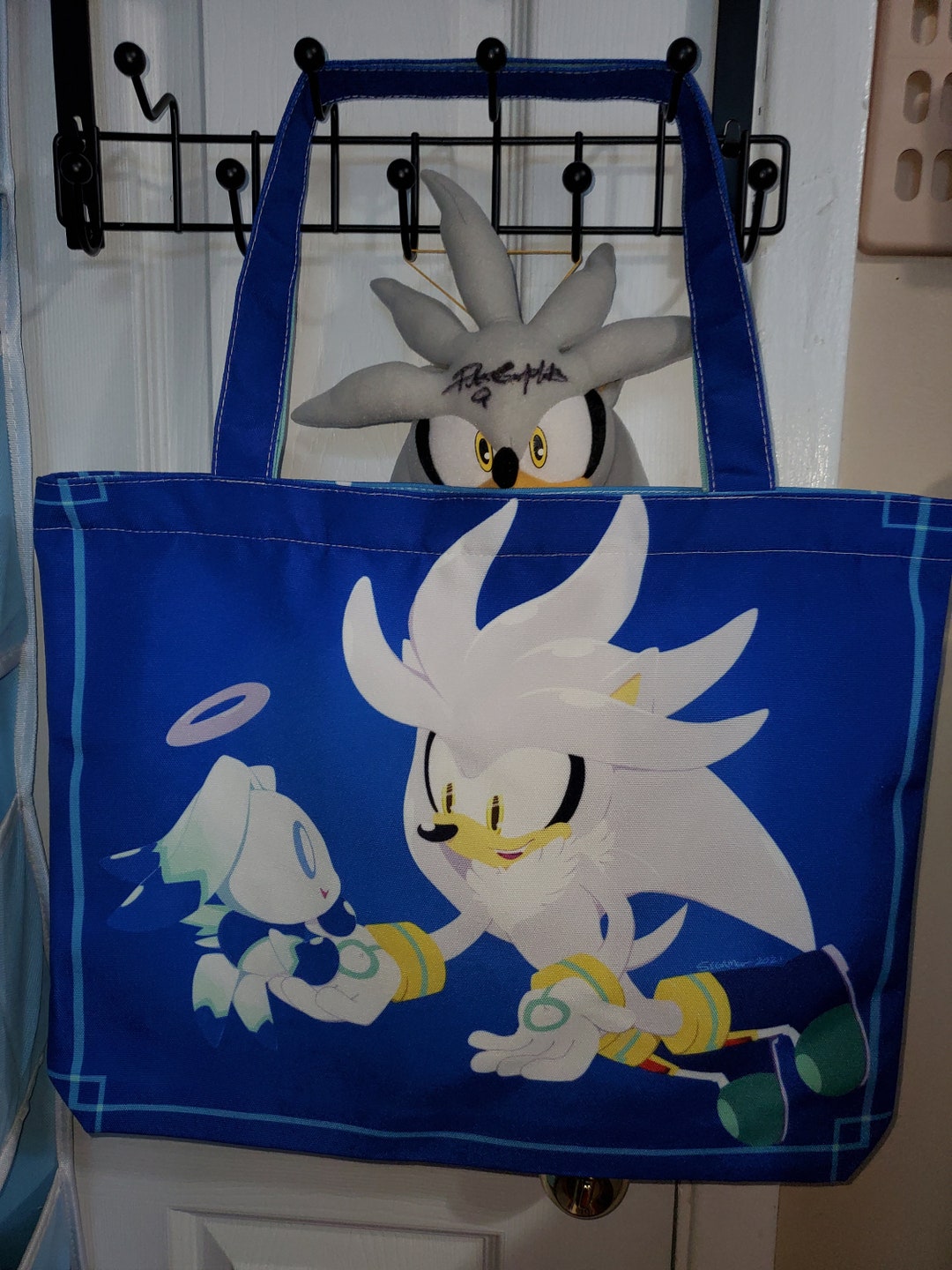 Classic tails shoulder tote hotsell