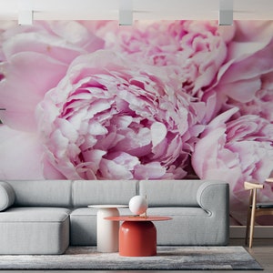 Carta da parati floreale con peonie rosa: installa decorazioni fai da te per la camera da letto in pochi minuti e goditi una differenza significativa nell'atmosfera. Stacca e attacca senza colla.